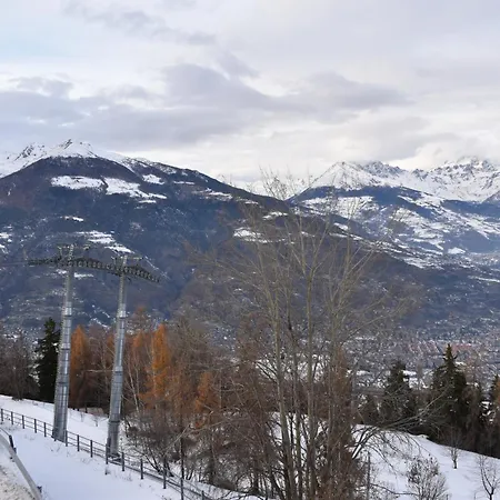 Les Flocons Apartment